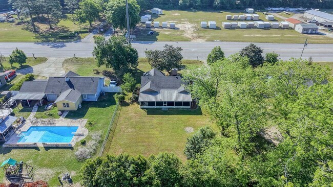 Building Photo - Lee County!