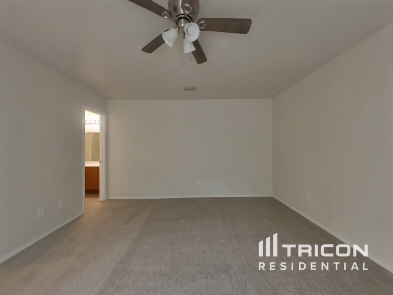 Building Photo - 641 Rosario Ln