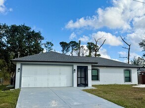 Building Photo - Beautifully updated 3BR/2BA home in a prime North Port location!