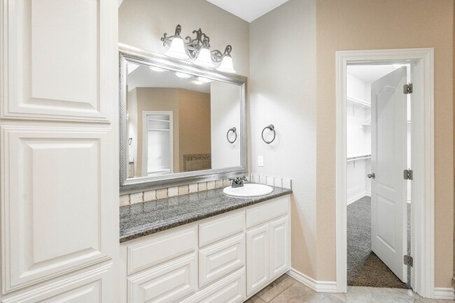 Building Photo - 3 Chambord Dr