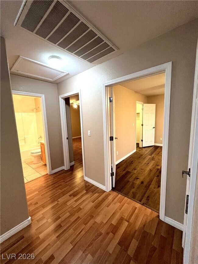 Building Photo - 7327 Laburnum St