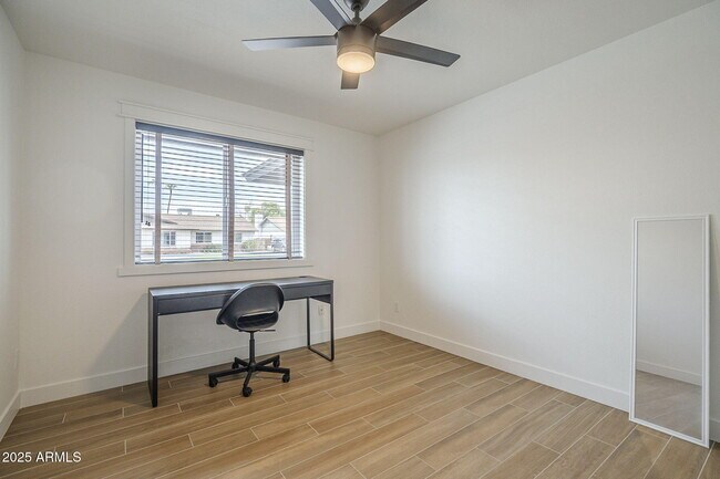 Building Photo - 2030 E Duke Dr