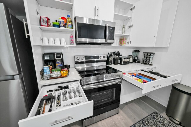 Building Photo - 312 Famagusta Dr