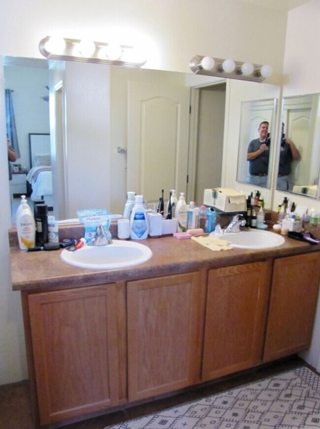 Building Photo - 3BR/2BA/2CG, 1518 sq.ft. home in Legends at Valiente centrally located in Sierra Vista, AZ