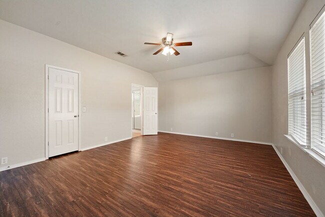 Building Photo - 8420 Silverbell Ln