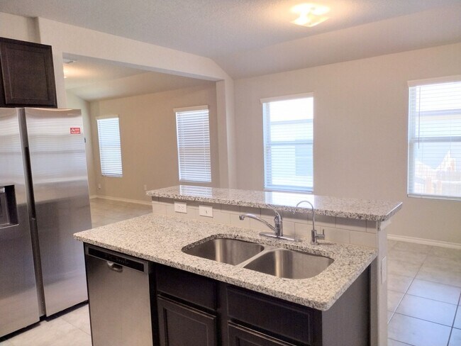 Building Photo - Fresh and Clean!!!