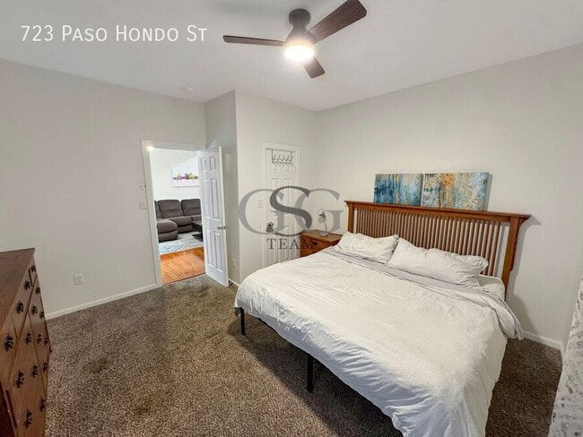 Building Photo - 723 Paso Hondo St
