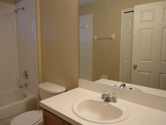 Building Photo - 11808 Lynmoor Dr