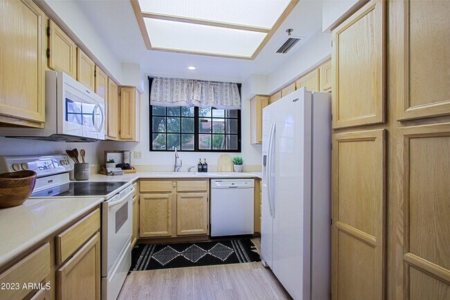 Building Photo - 11515 N 91st St