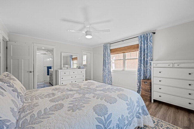 Building Photo - 6115 Gondolier Dr