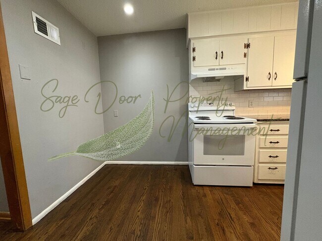 Building Photo - 3213-3215 Marsh Ave