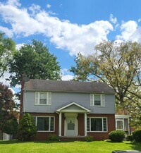 Building Photo - Lovely home in BG