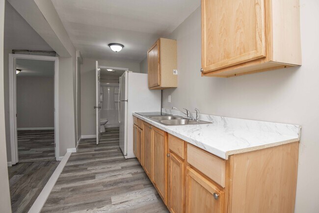 Building Photo - 912 Hotel Ave