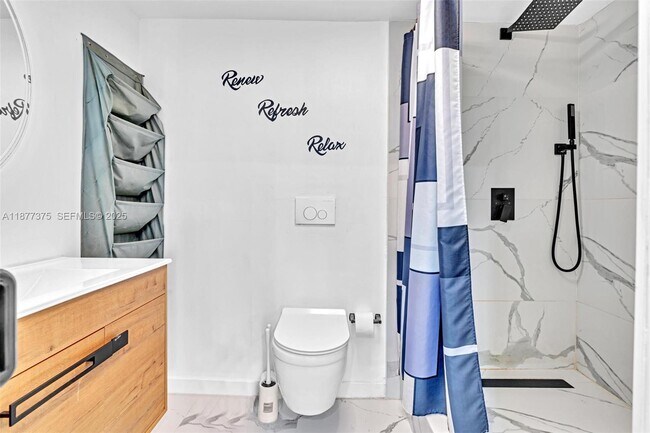 Building Photo - 4328 SW 49th Ct