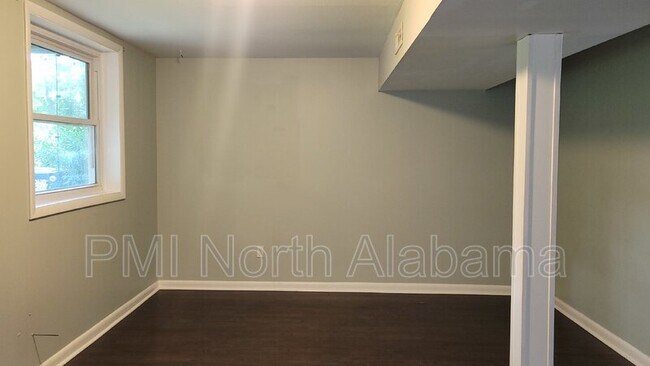 Building Photo - 3935 Mccalley Pl SW