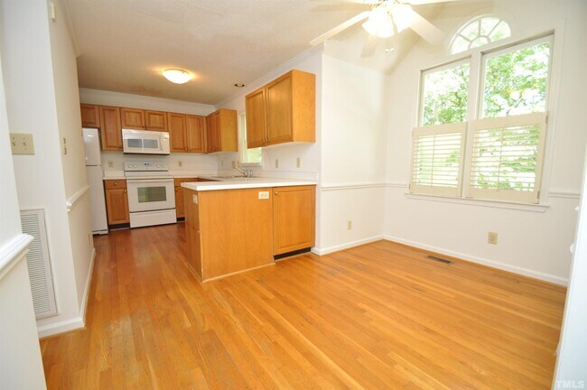 Building Photo - 124 Trafalgar Ln
