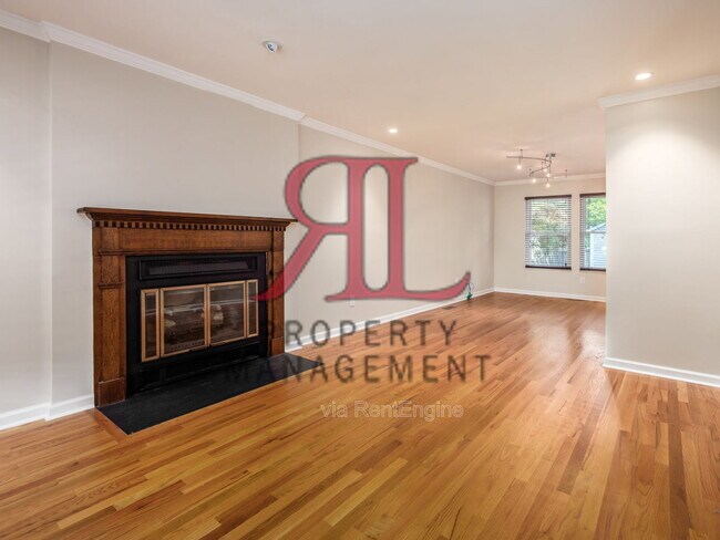 Building Photo - 362 W 4th Ave