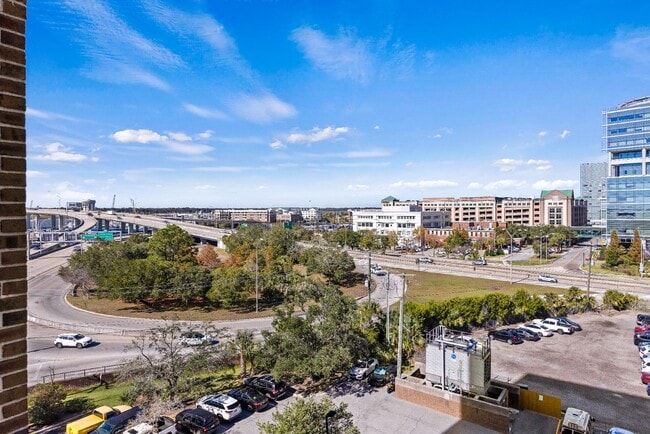 Building Photo - 14 Lockwood Dr