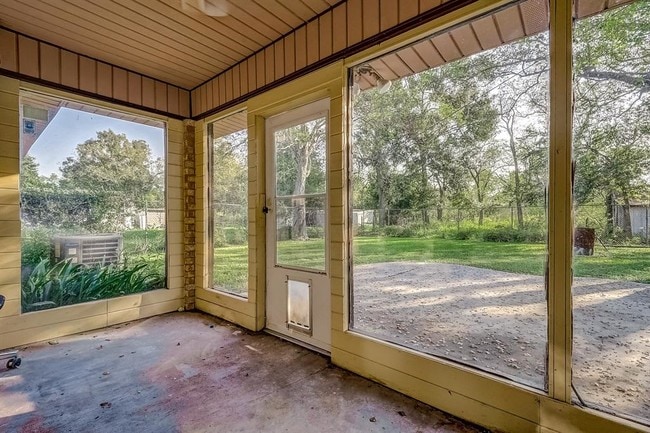 Building Photo - 15206 TX-36