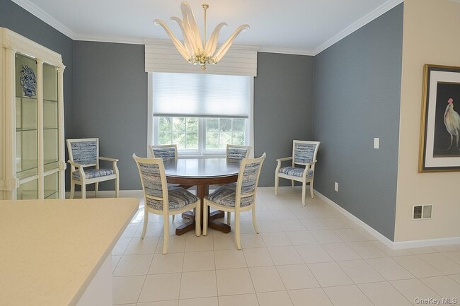 Building Photo - 666 Verona Dr
