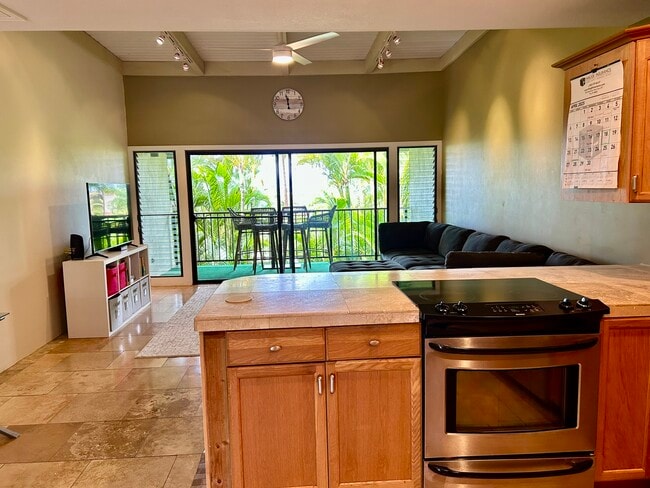 Building Photo - 3788 Lower Honoapiilani Rd