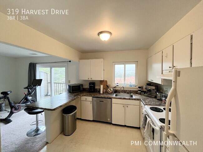 Primary Photo - 319 Harvest Dr