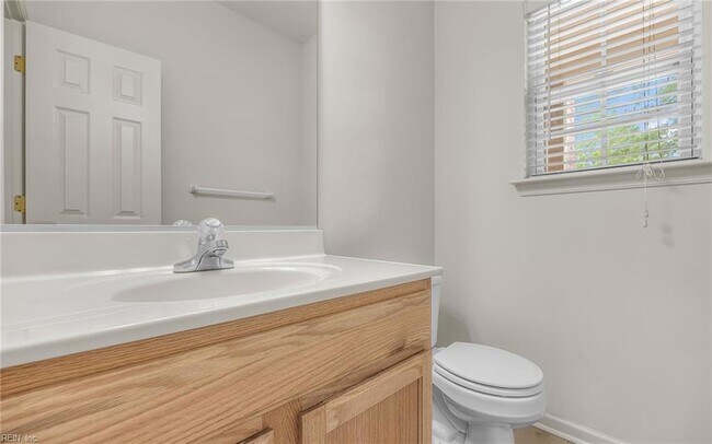 Building Photo - 310 Canaan Cir