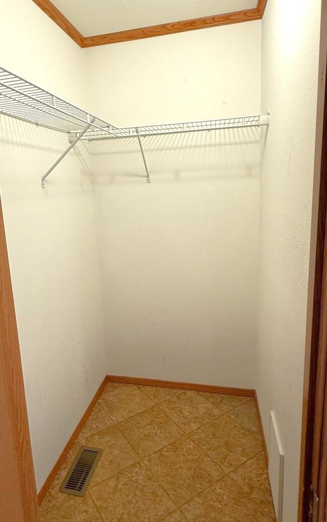 Building Photo - 3 bedroom, 2 bath Mobile Home