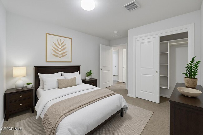 Building Photo - 4016 Camelot Heights Dr