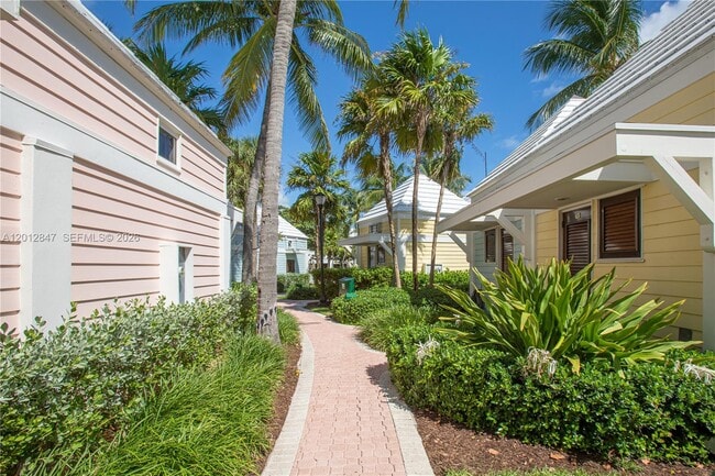Building Photo - 731 Crandon Blvd