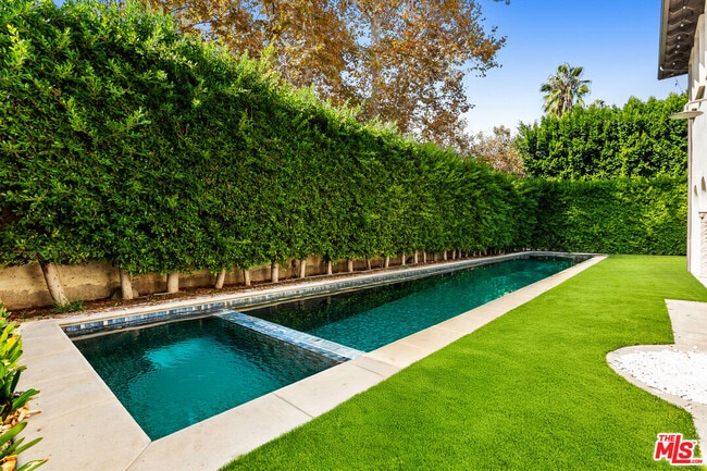 Building Photo - 11159 La Maida St