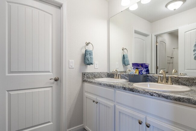 Building Photo - 113 Ridgeway Cir