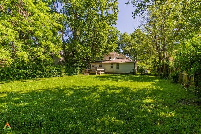 Building Photo - Detached Two Stall Garage!