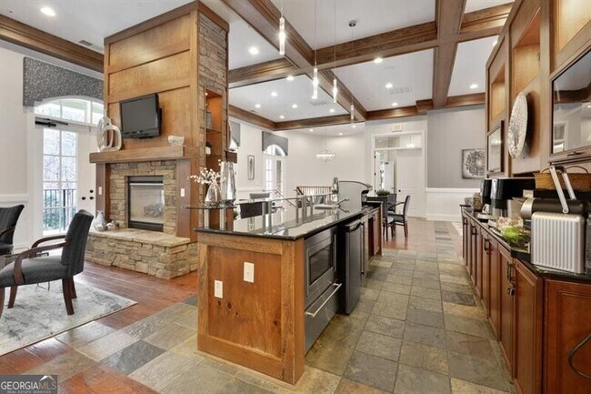 Building Photo - 807 Creekgarden Court