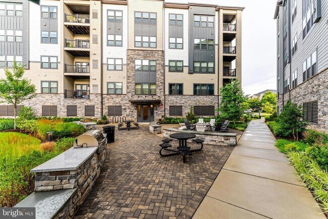 Building Photo - 12875 Mosaic Pk Wy