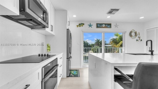 Building Photo - 441 La Fitte Rd
