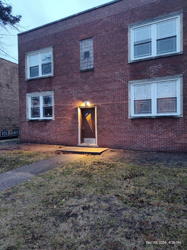 Building Photo - 8130 Knox Ave