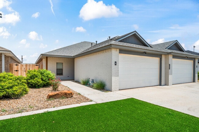 Building Photo - New Construction in Frenship!
