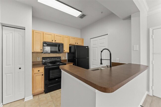 Building Photo - 12825 Madison Pointe Cir