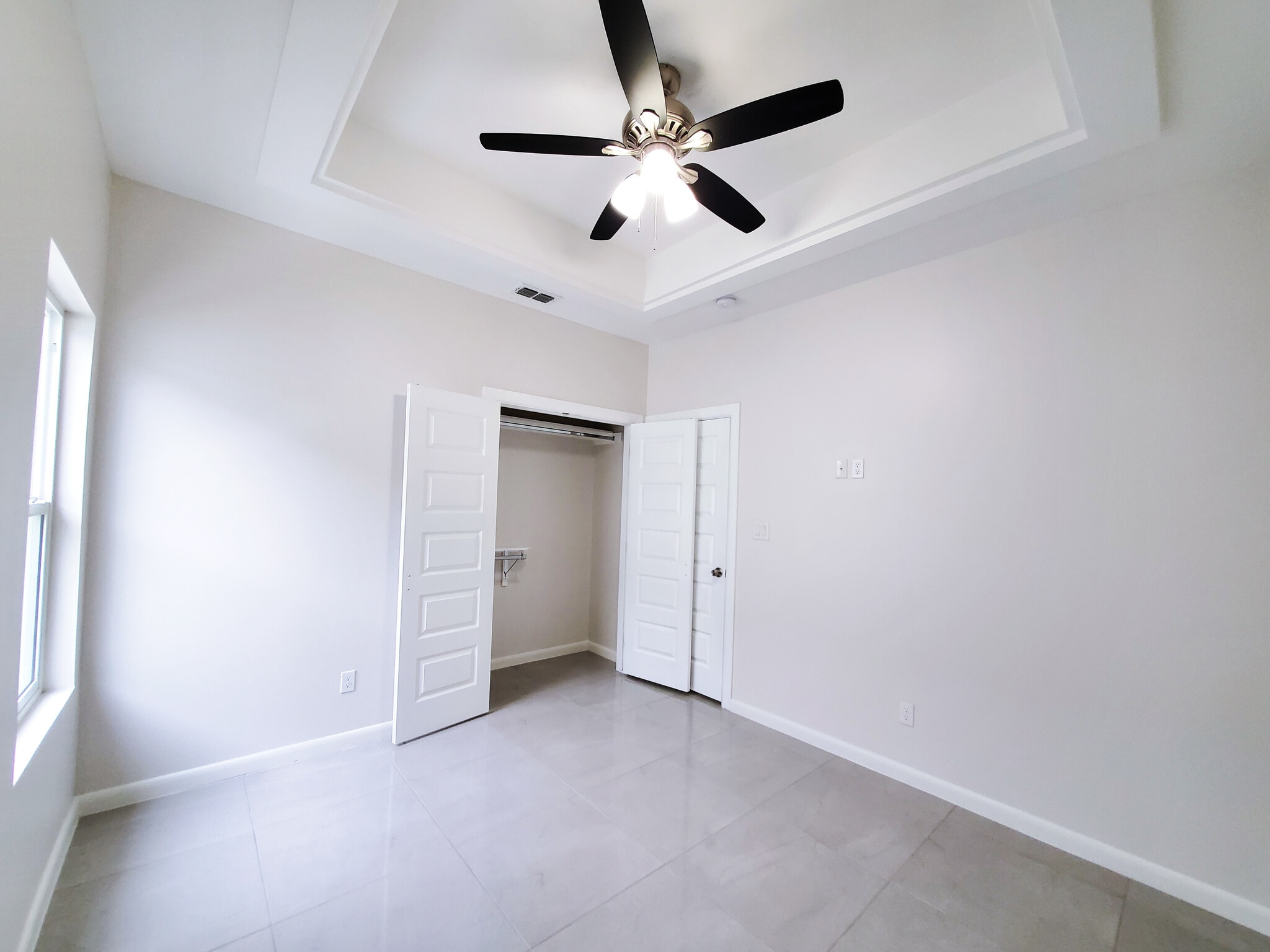 Building Photo - 2605 E Hackberry Ave