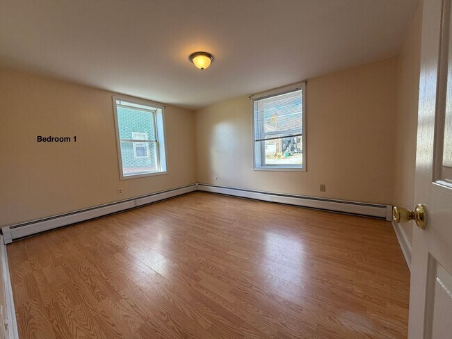 Building Photo - 122 Church St