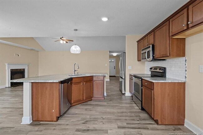 Building Photo - 2108 Heathcote Dr