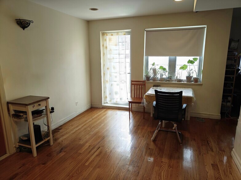 Building Photo - 8510 Elmhurst Ave