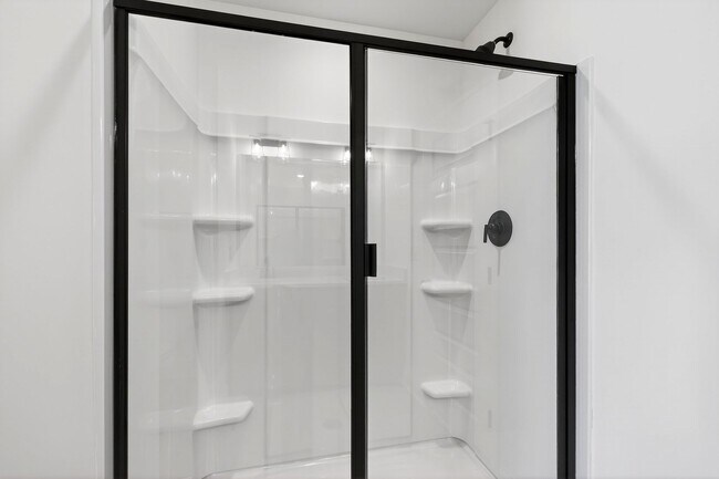 Building Photo - Modern and Charming 3-Bedroom Cul-de-Sac Home in Clayton!