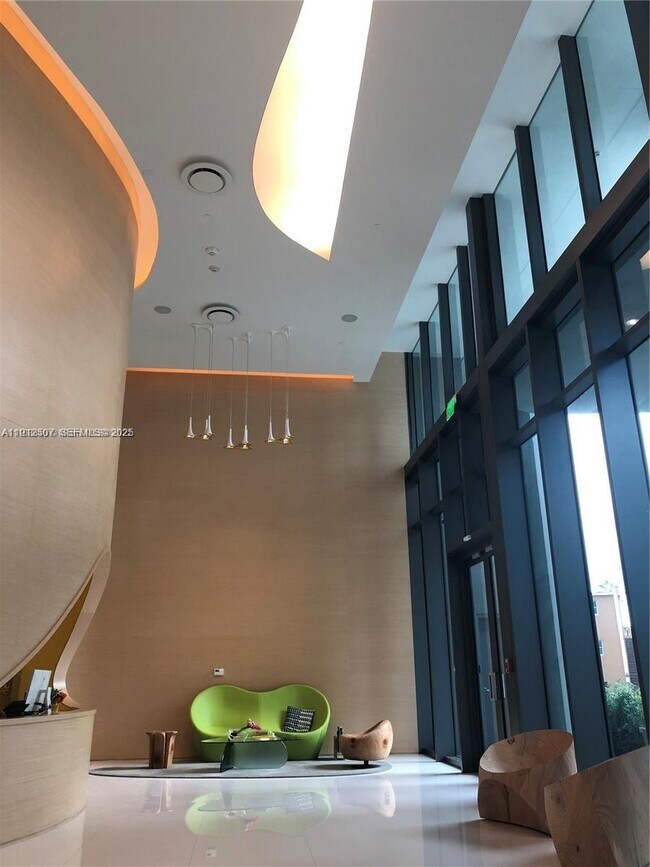 Building Photo - 501 NE 31st St