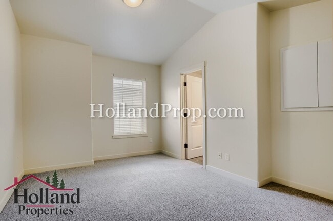 Building Photo - Lovely Condo with 2 primary suites in Hillsboro