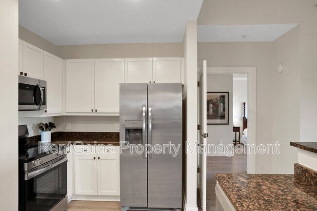 Building Photo - 965 Registry Blvd