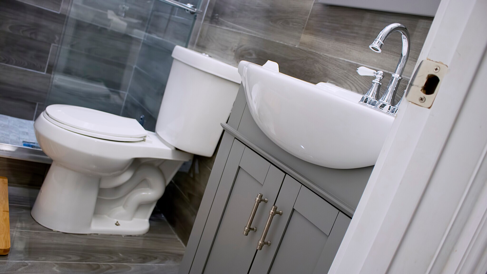 Building Photo - 4196 Clearview Dr