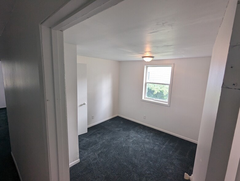 Bedroom 3 - 1613 Iowa Ave