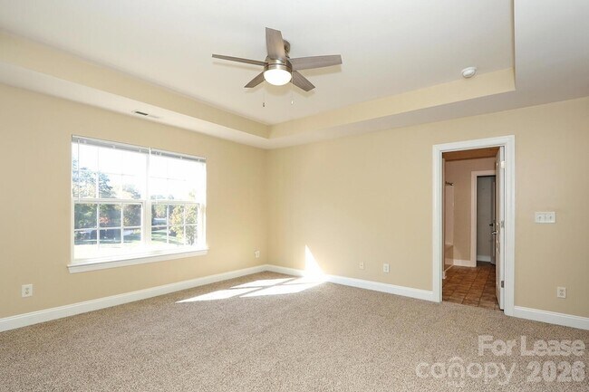 Building Photo - 10122 Victoria Blake Dr